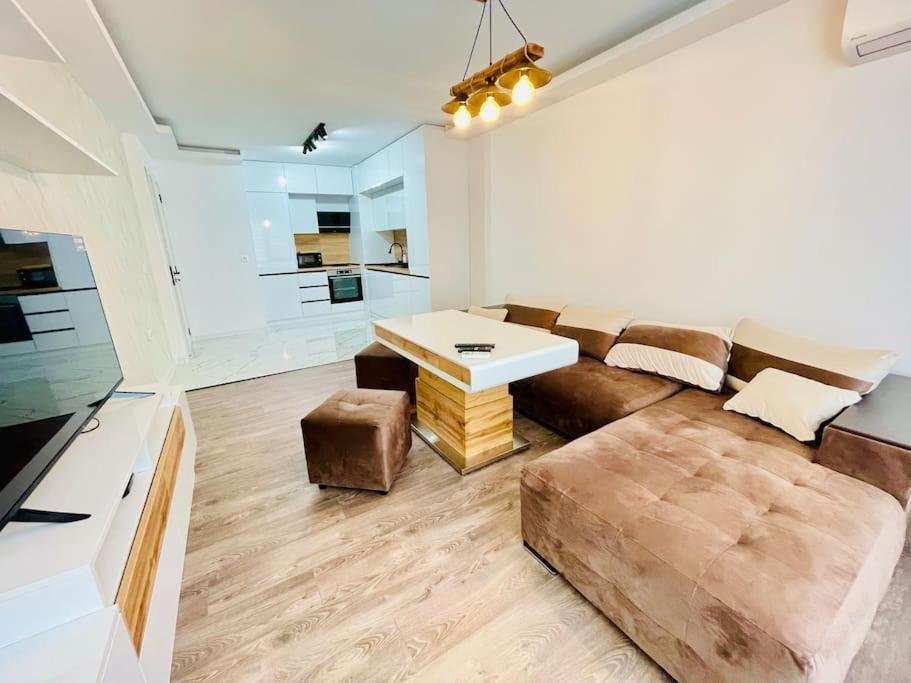 Hidden Treasure Apartment Varna Bagian luar foto